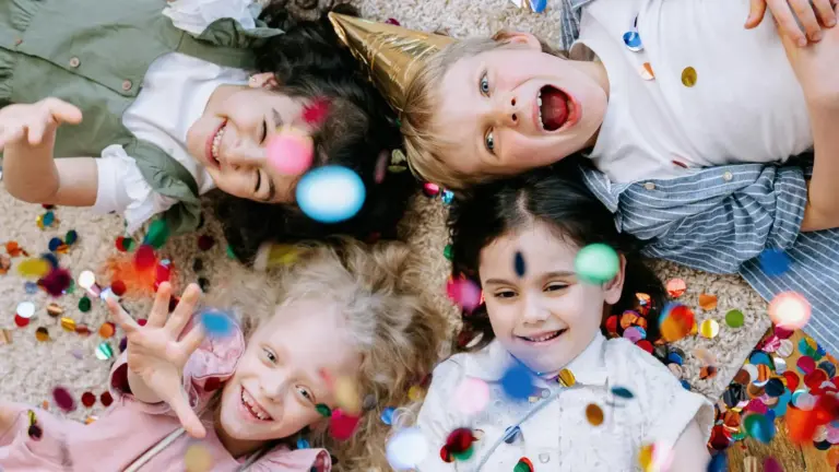 Serbare școlară copii